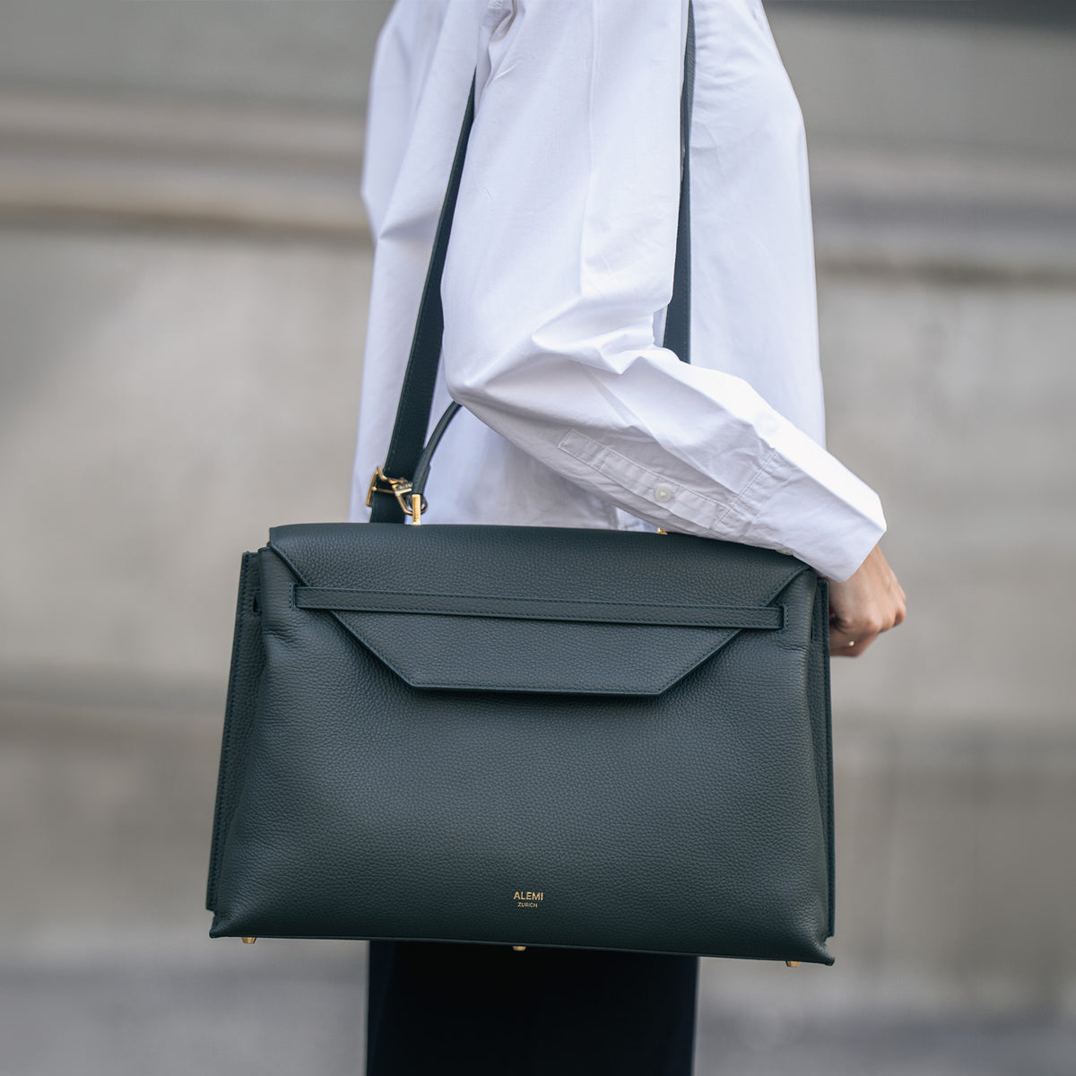 ALEMI Zurich | VIADUKT WORK | Laptop Bag | Deep Teal (Limited Edition) | Soft Grain Leather | Worn crossbody