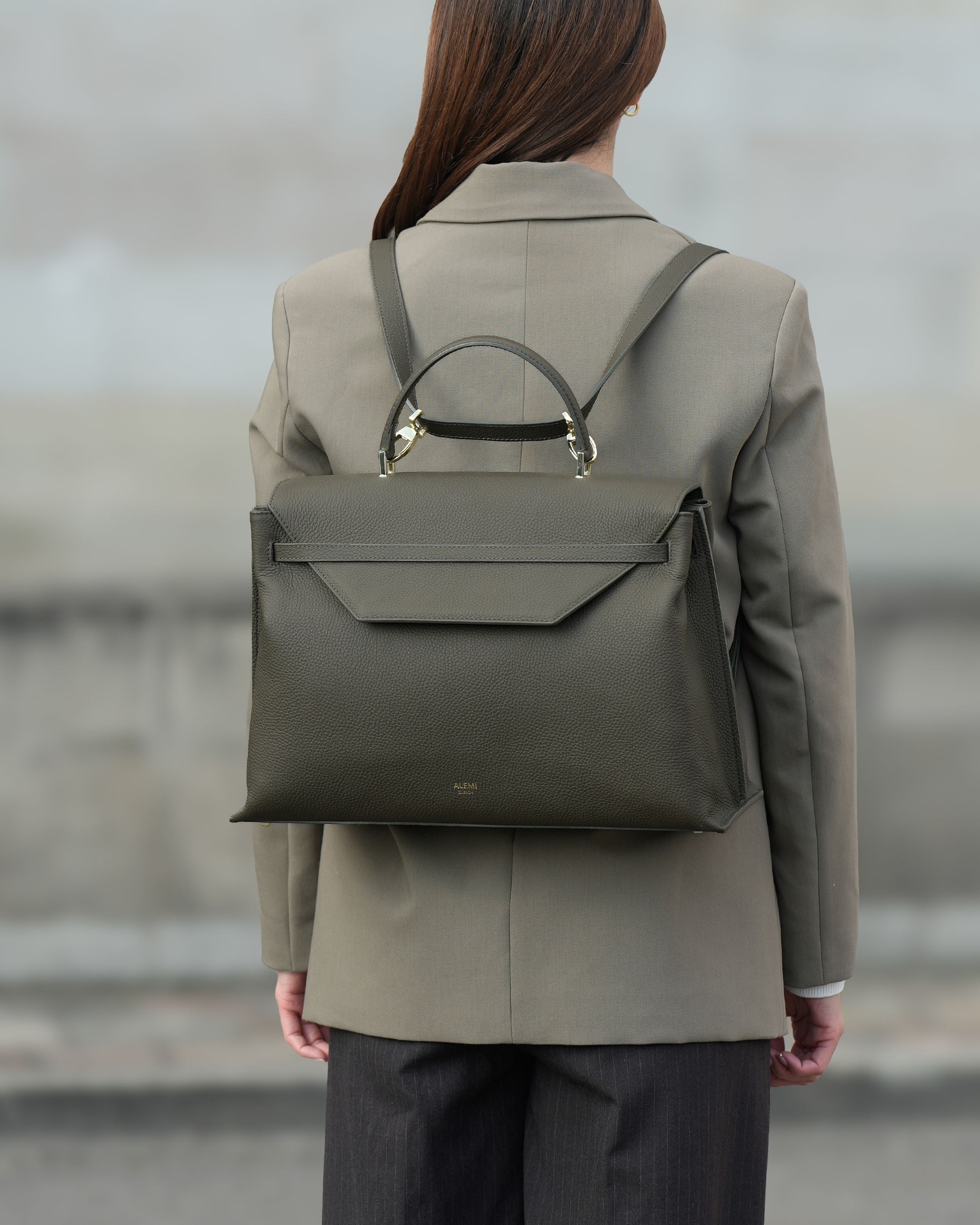 ALEMI Zurich | VIADUKT WORK | Laptop Bag | Olive Green | Soft Grain Leather | Bag as backpack