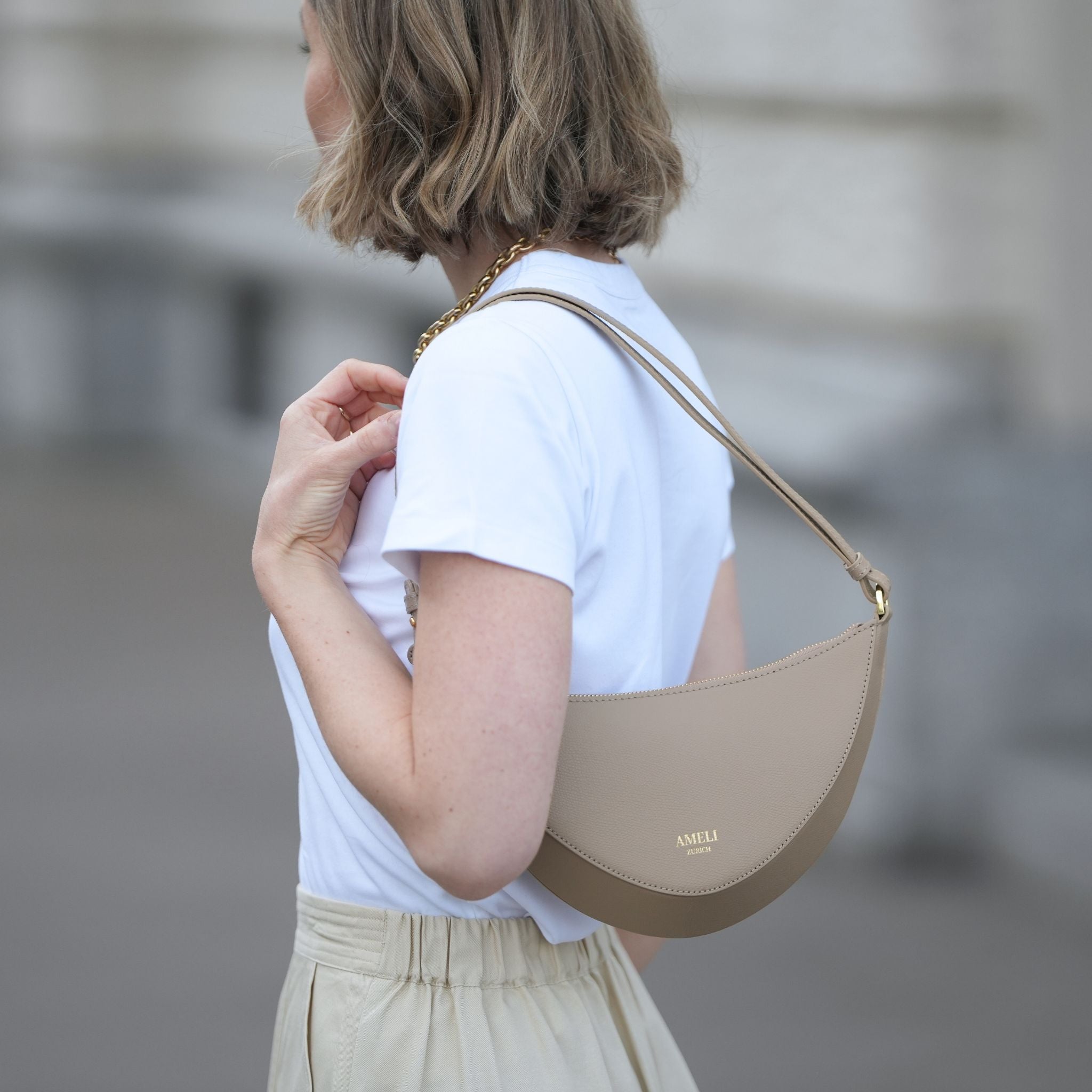 AMELI Zurich | HELVETIA | Cappuccino | Pebbled Leather | Shoulder bag