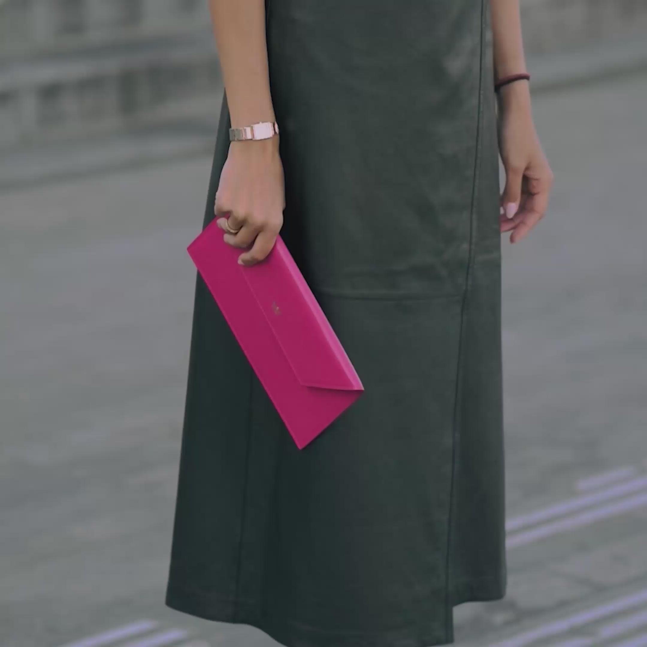 ALEMI Zurich | CLUTCH | Small Bag | Fuchsia | Smooth Leather | Bag video
