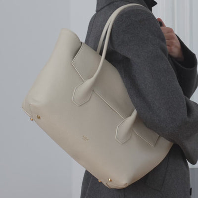 ALEMI Zurich | IDA | Laptop Bag | Sandstone I Soft Grain Leather | Video