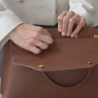 ALEMI Zurich | VIADUKT WORK | Laptop Bag | Cognac | Soft Grain Leather | WIMB Video