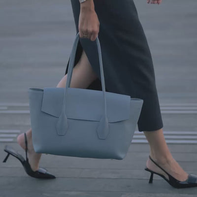 ALEMI Zurich | IDA | Laptop Bag | Ice Blue | Softgrain Leather | Video