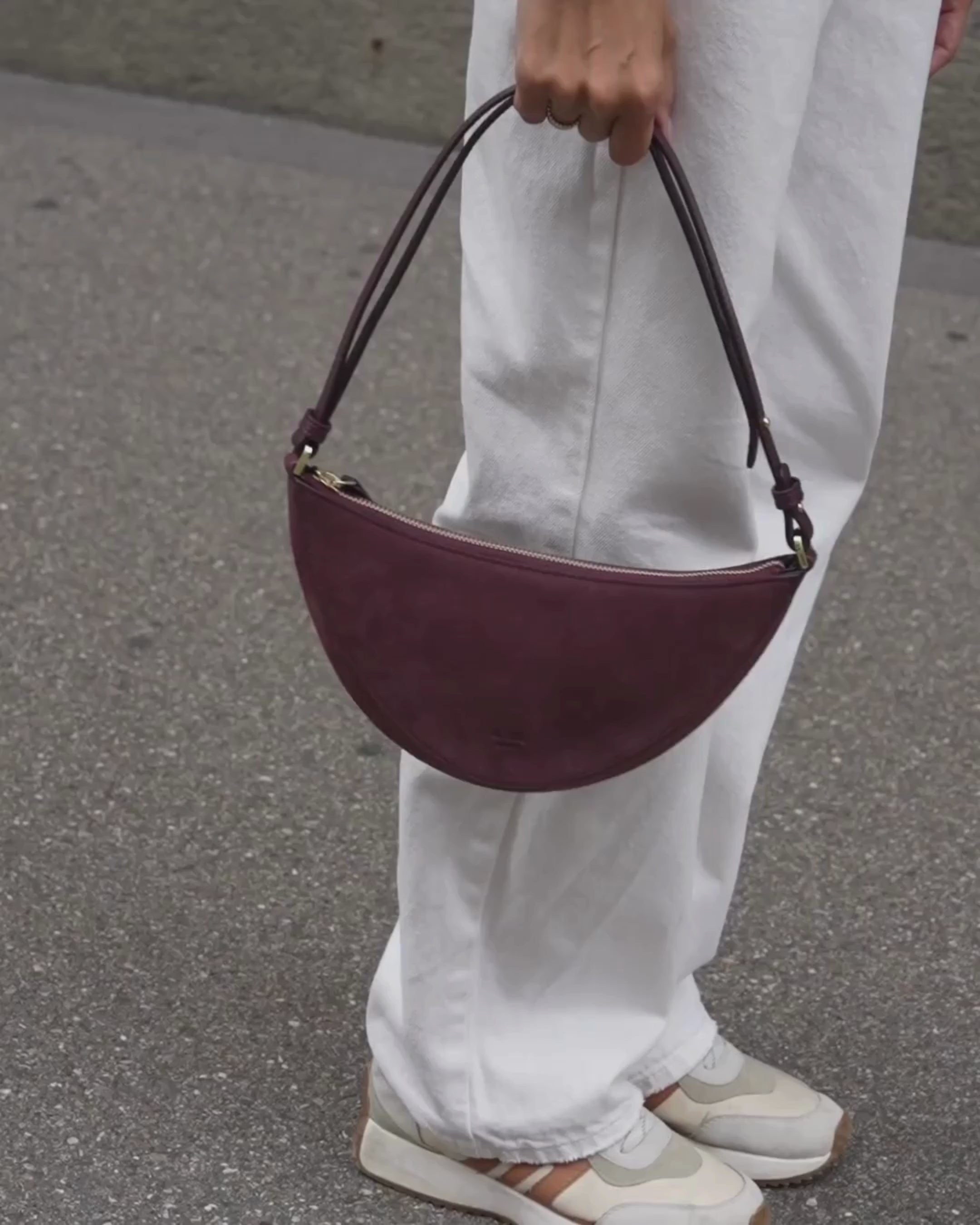 ALEMI Zurich | HELVETIA | Small Bag | Maroon Red I Suede Leather | Video
