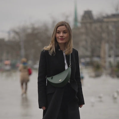 AMELI Zurich | HELVETIA | Dark Green | Pebbled Leather | Model