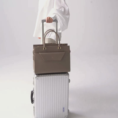 CENTRAL in Greige - Elegant Business Bag 14” Laptop | ALEMI Zurich