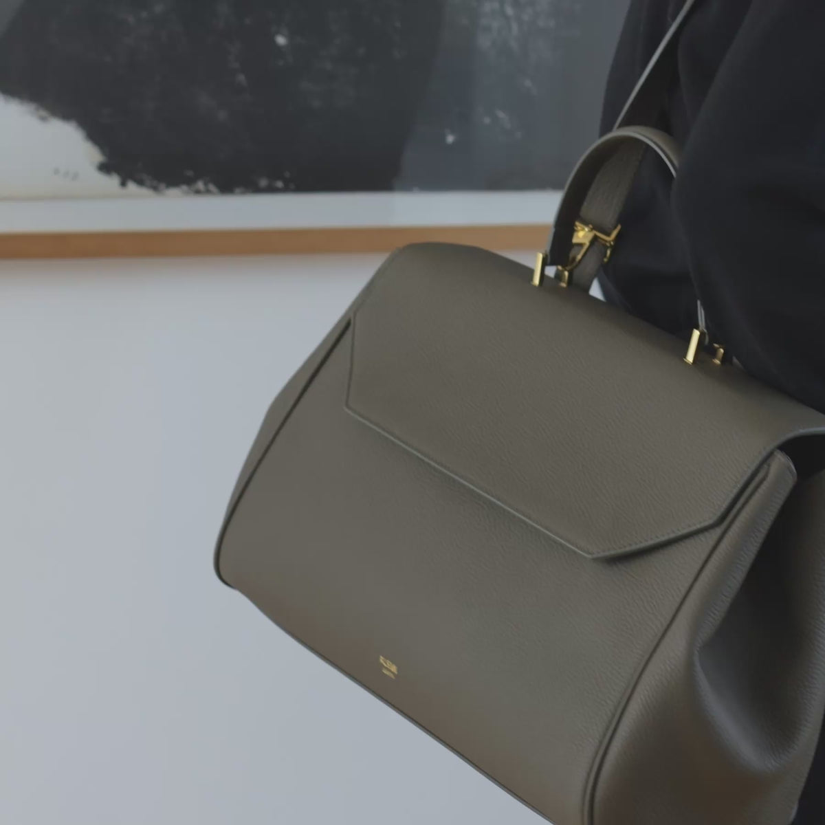 ALEMI Zurich | BELLEVUE | Laptop Bag | Olive Green | Soft Grain Leather | Video