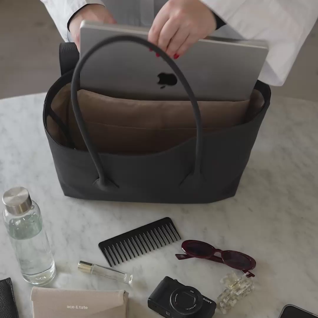 IDA in Black - Versatile Leather Shopper for Women | ALEMI Zurich