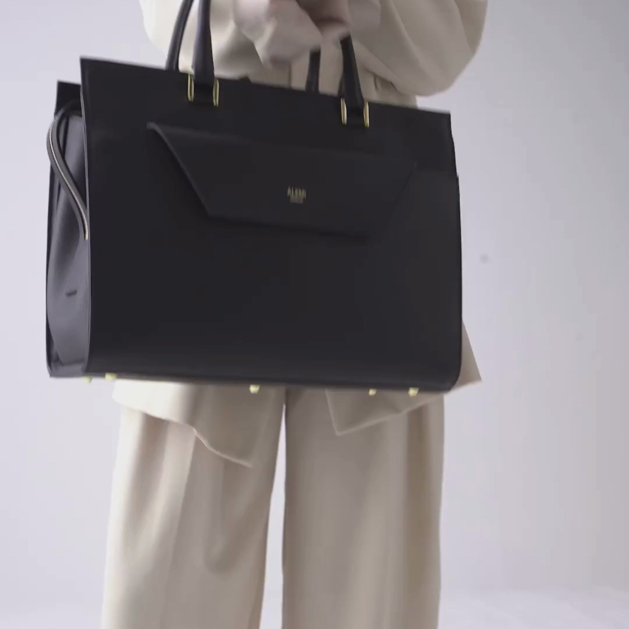 CENTRAL in Black - Elegant Business Bag 14” Laptop | ALEMI Zurich