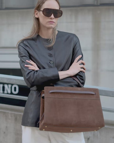 ALEMI Zurich | SEEFELD | Laptop Bag | Homepage hero video mobile
